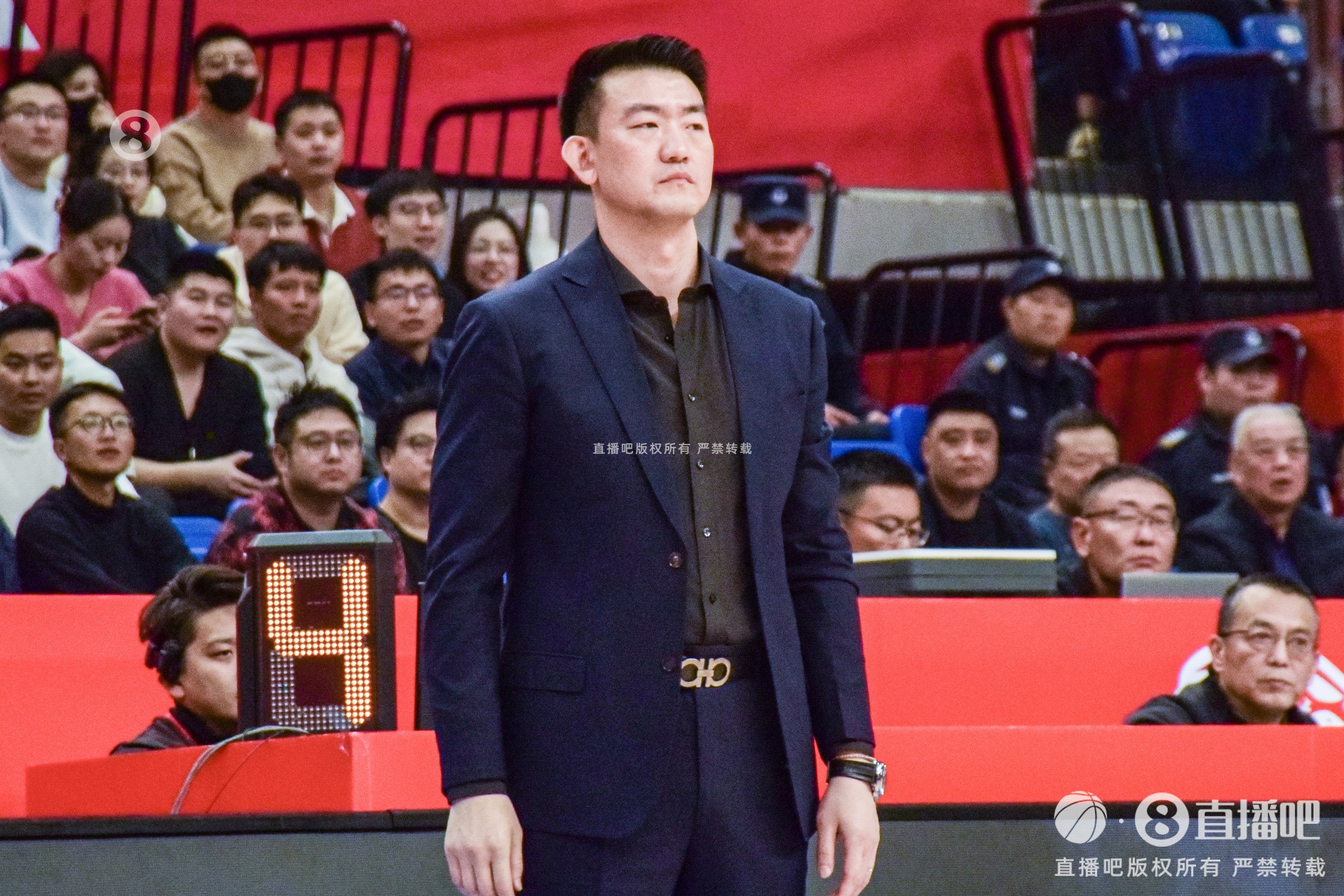 CBA最佳主教练候?。和醪┦こ∈疃嗔煜?杨鸣许利民邱彪在列